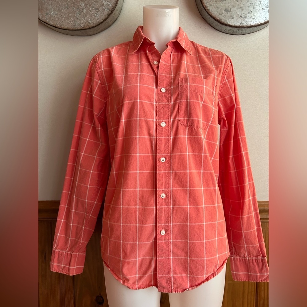 AE sz S men’s button down orange and white long sleeve shirt